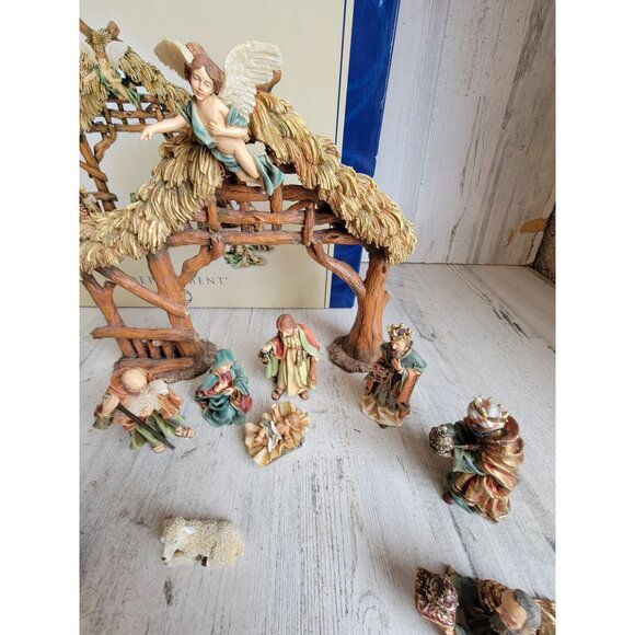 Dept 56 holy night nativity scene Xmas figure collectible decor set - Picture 7 of 14